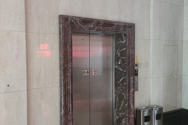 丽水烟草市本级办公大楼旧电梯1台